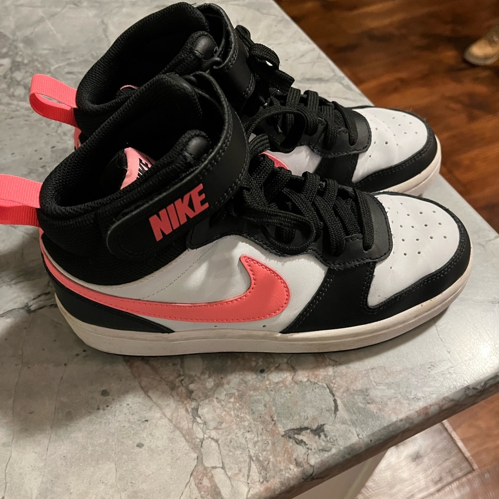 Nike Kids High-Top Sneakers in Black, White & Pink